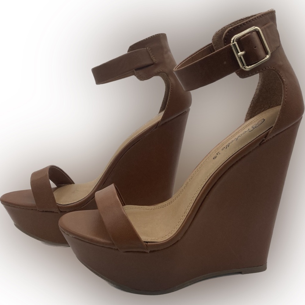 Breckelle’s - Vivi-41 - Tan/Brown Wedges - Size 8.5